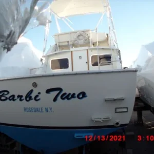 Bertram 28 Flybridge Cruiser